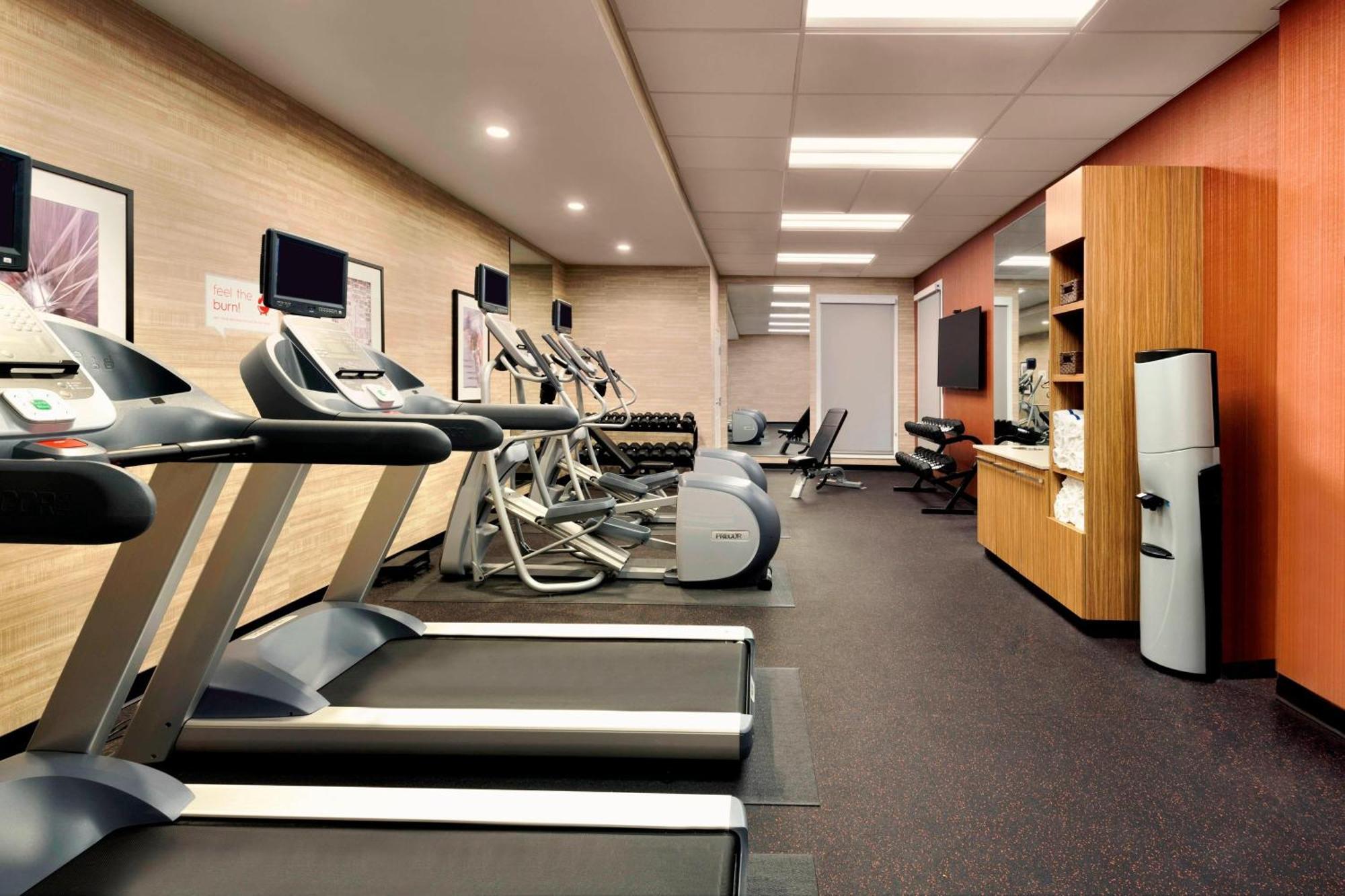 Towneplace Suites By Marriott Pittsburgh Airport/Robinson Township Buitenkant foto